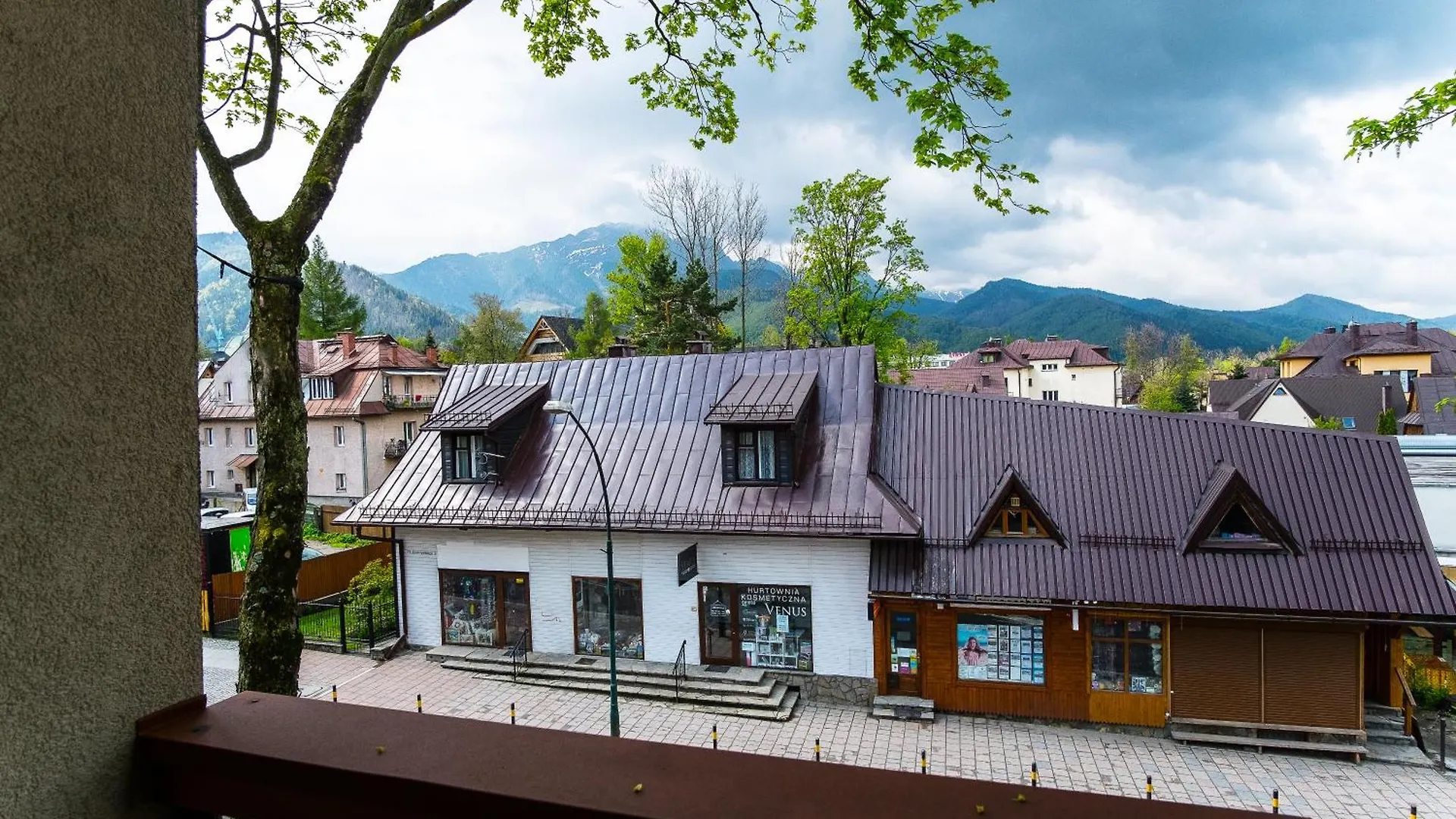 Apartamenty I Pokoje Bacowka Centrum Zakopane Poland